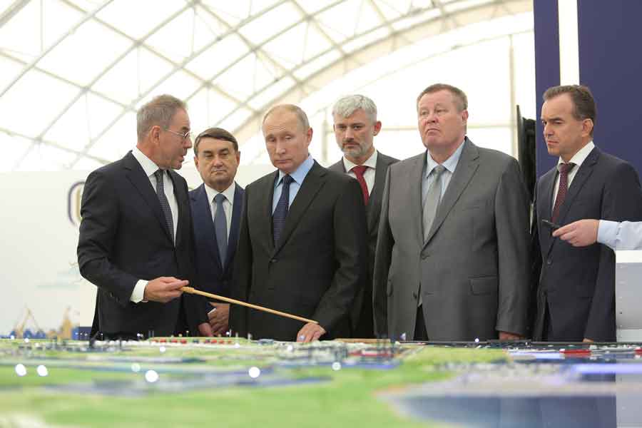 Президент РФ В.В. Путин на презентации компании "ОТЭКО" (2019) 